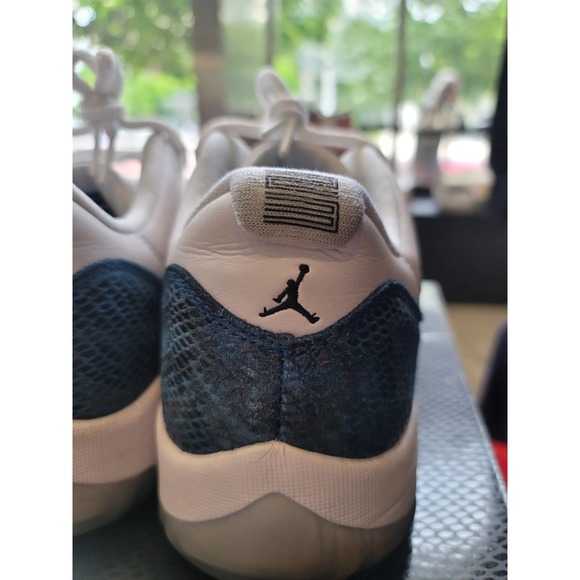 jordan 11 low blue snake size 12 - Picture 6 of 10
